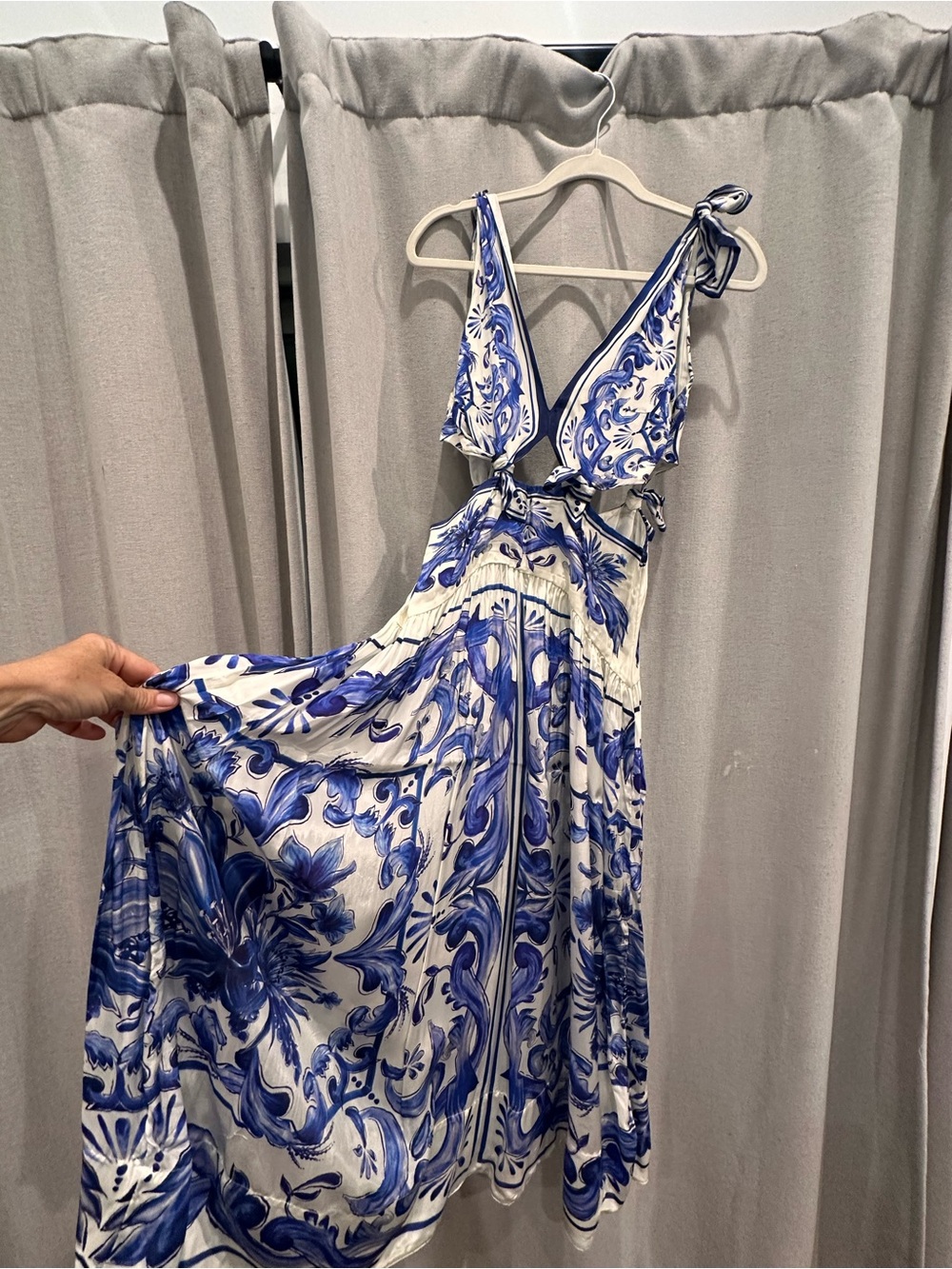FARM Rio Blue and White Floral Tie-Shoulder Midi Dress